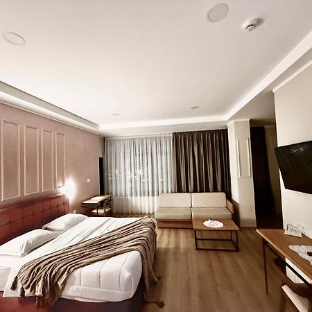 Hotel Republika Берат Екстериор снимка