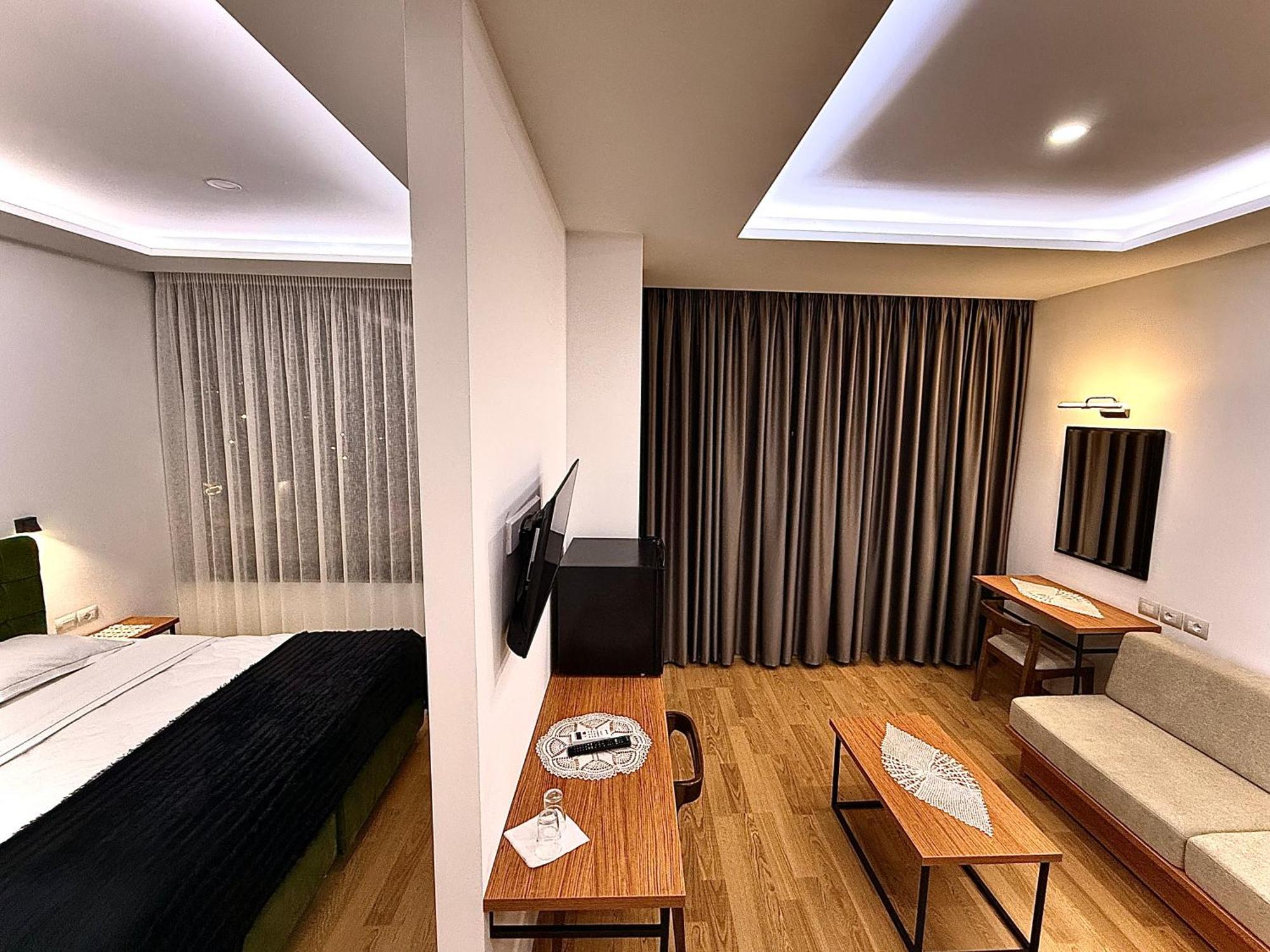 Hotel Republika Берат Екстериор снимка